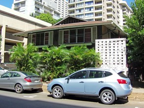 423 Kaiolu St in Honolulu, HI - Building Photo - Building Photo