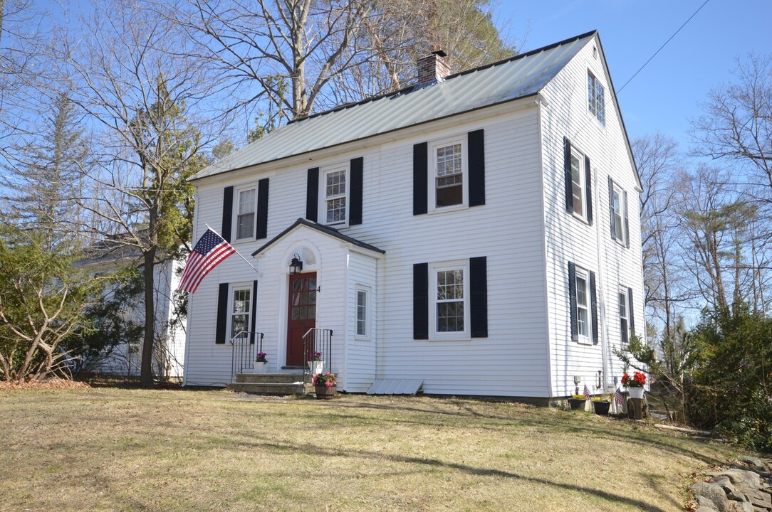 4 University Pl in Orono, ME - Building Photo