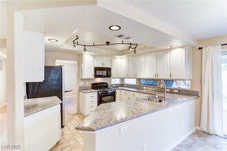 8508 Copper Knoll Ave in Las Vegas, NV - Building Photo - Building Photo
