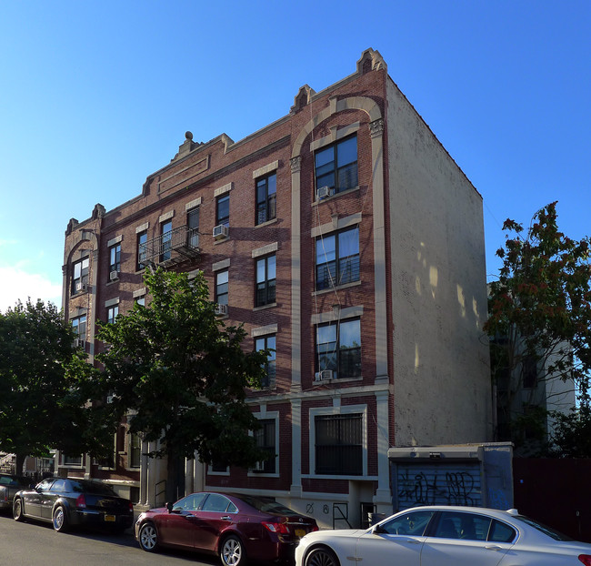 10 Pulaski St in Brooklyn, NY - Foto de edificio - Building Photo