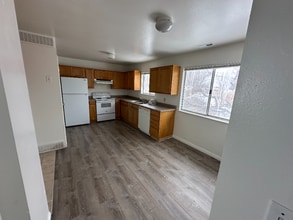 411 Noble Rd in Tooele, UT - Building Photo - Building Photo