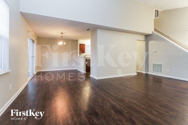 138 Village Green Dr in Indianapolis, IN - Building Photo - Building Photo