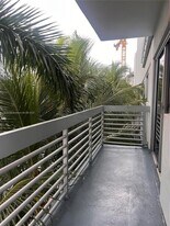 4332 Collins Ave in Miami Beach, FL - Building Photo