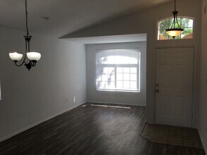 3833 Oasis Springs Rd NE in Rio Rancho, NM - Foto de edificio - Building Photo