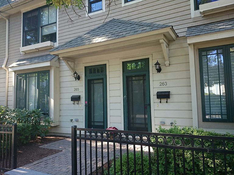 263 Cypress St in Brookline, MA - Building Photo