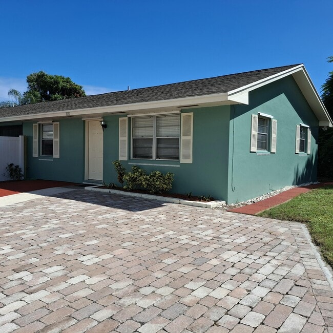 1081 Brown Rd