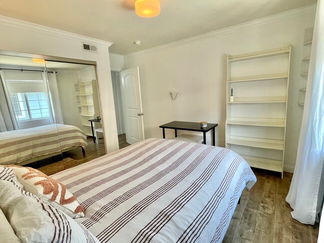 11725 Lemay St, Unit NA in North Hollywood, CA - Building Photo - Building Photo