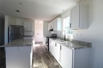 4117 10th St Ct E in Ellenton, FL - Building Photo - Building Photo