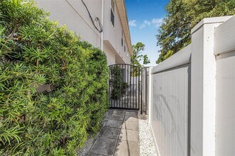 307 S Gomez Ave in Tampa, FL - Building Photo - Building Photo
