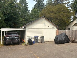 1109 Shorewood Dr in Bremerton, WA - Foto de edificio - Building Photo