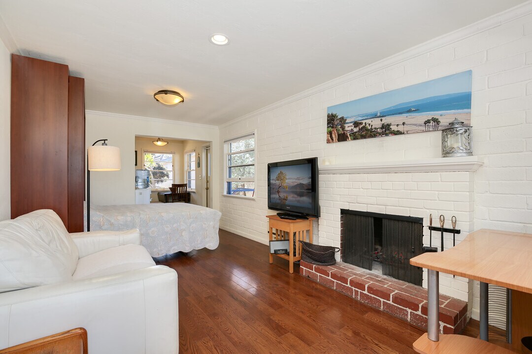 908 8th St, Unit B in Hermosa Beach, CA - Foto de edificio