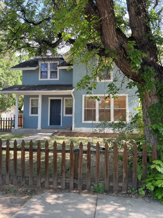 214 Edwards St in Fort Collins, CO - Building Photo