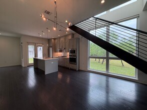 2607 Sutherland St in Austin, TX - Building Photo - Building Photo