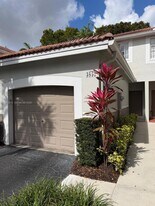 3852 San Simeon Cir in Weston, FL - Building Photo