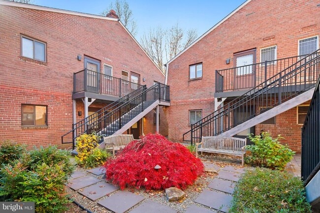107 Meadow Woods Ln