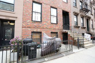 557 Henry St in Brooklyn, NY - Building Photo - Building Photo