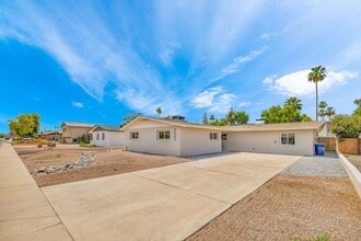 227 E Ellis Dr in Tempe, AZ - Building Photo - Building Photo