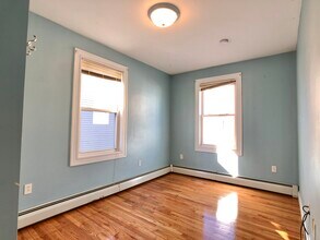 180 Heath St, Unit 2 in Boston, MA - Building Photo - Building Photo