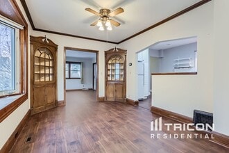 2322 NE Stinson Pkwy in Minneapolis, MN - Building Photo - Building Photo