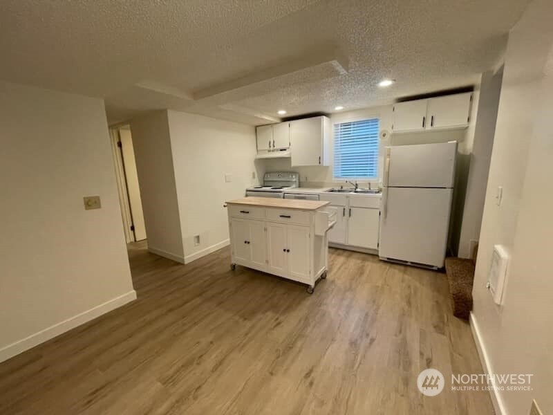 14630 11th Ave SW in Burien, WA - Building Photo