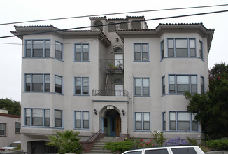 1930 E 27th St in Oakland, CA - Foto de edificio - Building Photo