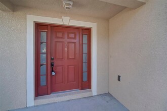 1303 Alhambra Crest Dr in Ruskin, FL - Foto de edificio - Building Photo