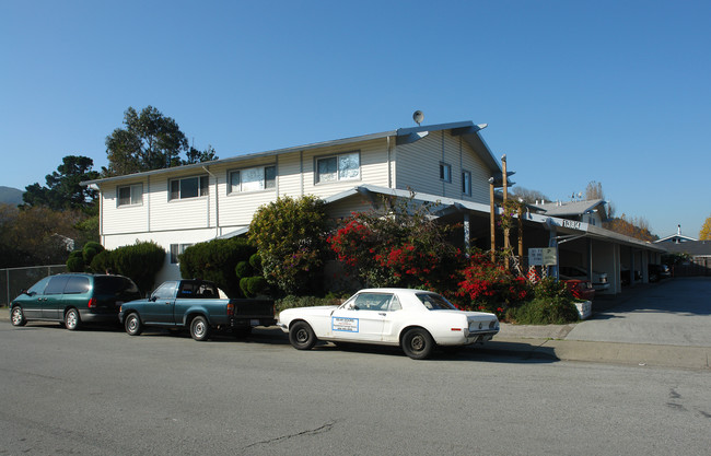 1384 Adobe Dr in Pacifica, CA - Building Photo - Building Photo