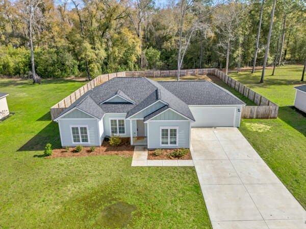 111 Edinborough Dr in Leesburg, GA - Building Photo