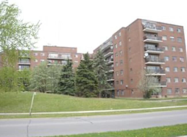 1901 Martin Grove Rd