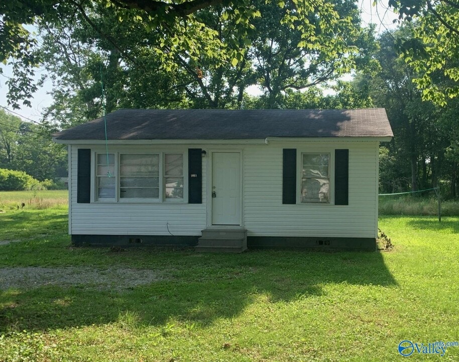 1003 S Houston St in Athens, AL - Building Photo
