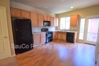 1419 NE Lockheart Ln in Hillsboro, OR - Building Photo - Building Photo