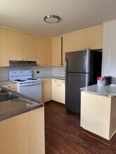 373 Waiale Rd in Wailuku, HI - Foto de edificio - Building Photo