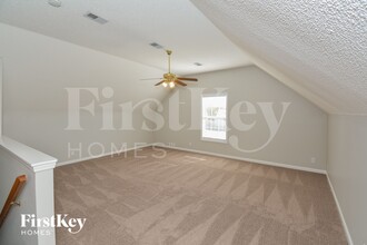 3890 MacKenzie Dr in Clarksville, TN - Foto de edificio - Building Photo