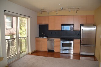 1410 E Pine St in Seattle, WA - Building Photo - Building Photo