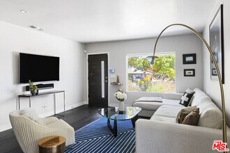 2608 W 74th St in Los Angeles, CA - Building Photo - Building Photo