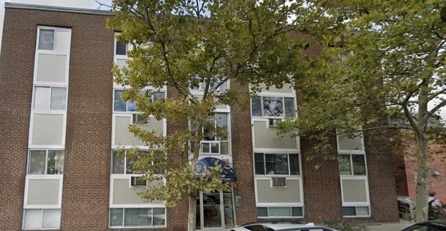 461 Washington St, Unit 305