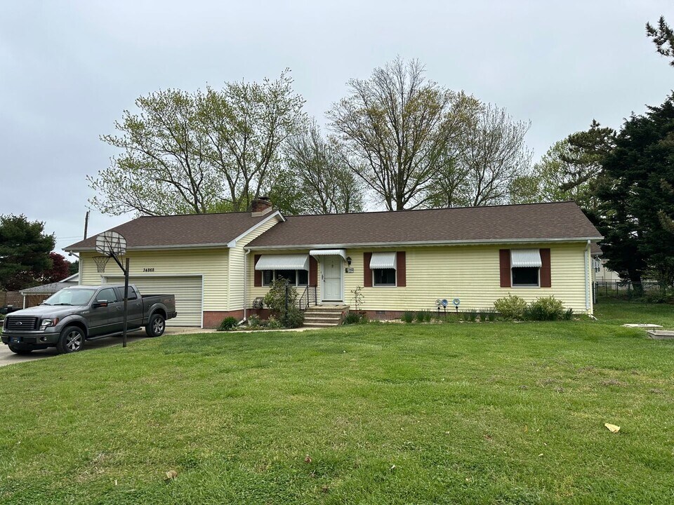 34868 Collins Ave in Rehoboth Beach, DE - Building Photo