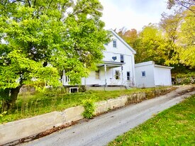830 Main St in Winchester, CT - Building Photo