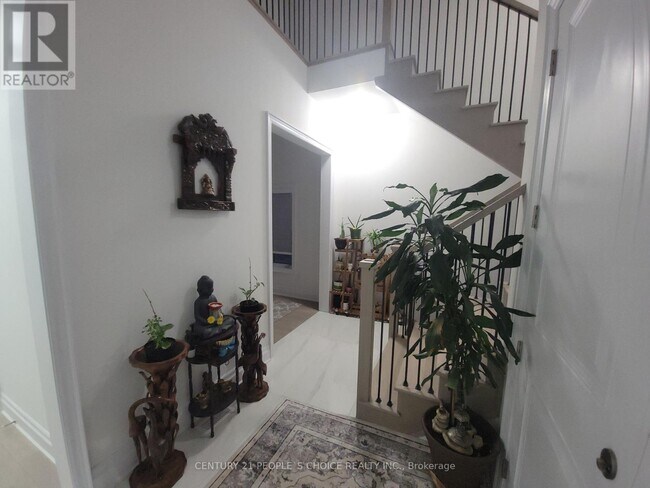 3253 Dove Dr in Oakville, ON - Building Photo - Building Photo