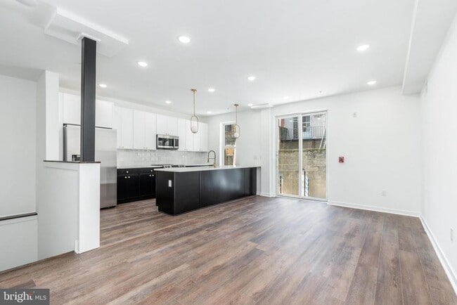property at 608 S American St