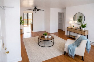 1851 N Green Ln N in Palatine, IL - Building Photo - Building Photo