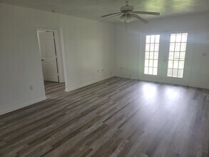 2635 Mission Rd in Tallahassee, FL - Building Photo - Building Photo