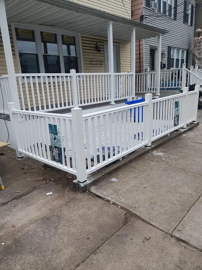 20 E 11th St in Bayonne, NJ - Building Photo - Building Photo
