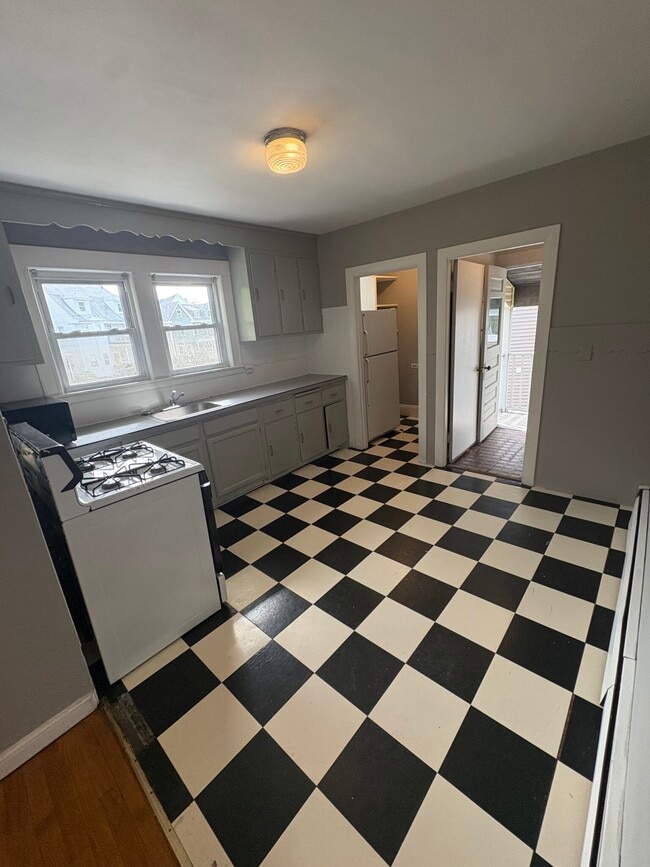 879 Broadway, Unit 2