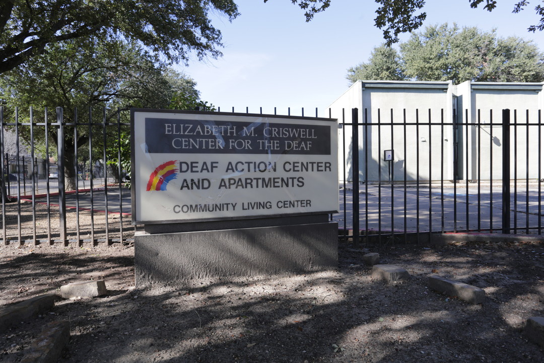 Elizabeth M. Criswell Apartments in Dallas, TX - Building Photo