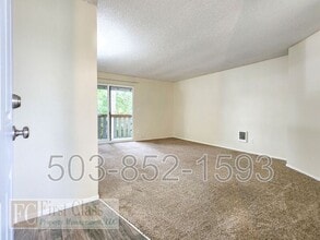 10058 SW Garrett St in Portland, OR - Building Photo - Building Photo