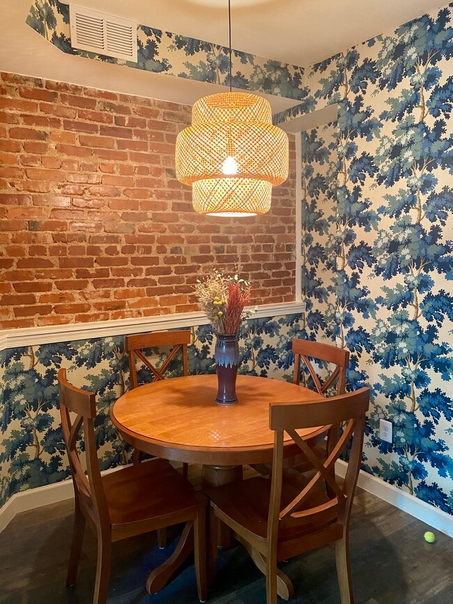 property at 833 6th St NE
