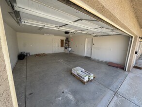 23423 Cherokee Ave in Apple Valley, CA - Foto de edificio - Building Photo