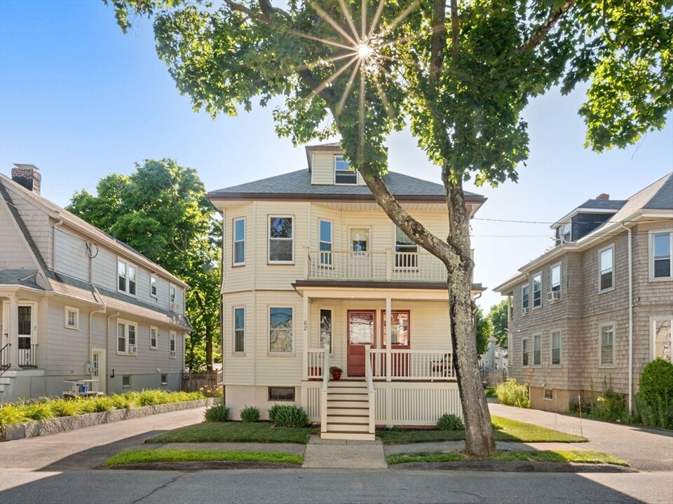 62-64-64 Flett Rd in Belmont, MA - Building Photo