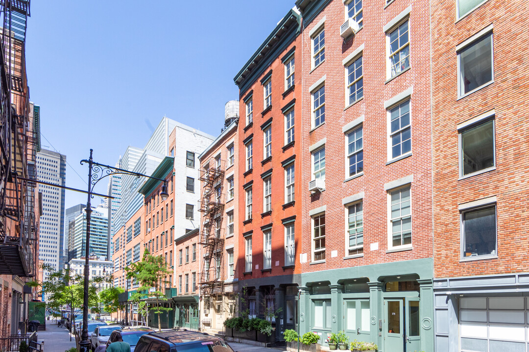 Voyager Lofts in New York, NY - Building Photo